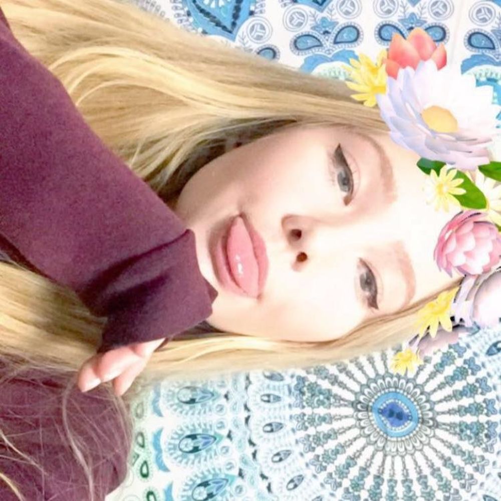 Meet your Posher, Laycie